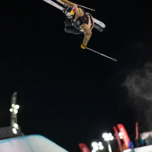 Dossard demi-lune à manches biseautées